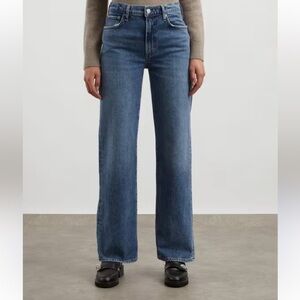 Harper Straight Leg Jeans in Blue